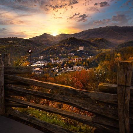Glori'S Retreat, Game Room, 1089 Of Free Attraction Tickets For Each Paid Day, Dollywood And More Pigeon Forge Exterior photo